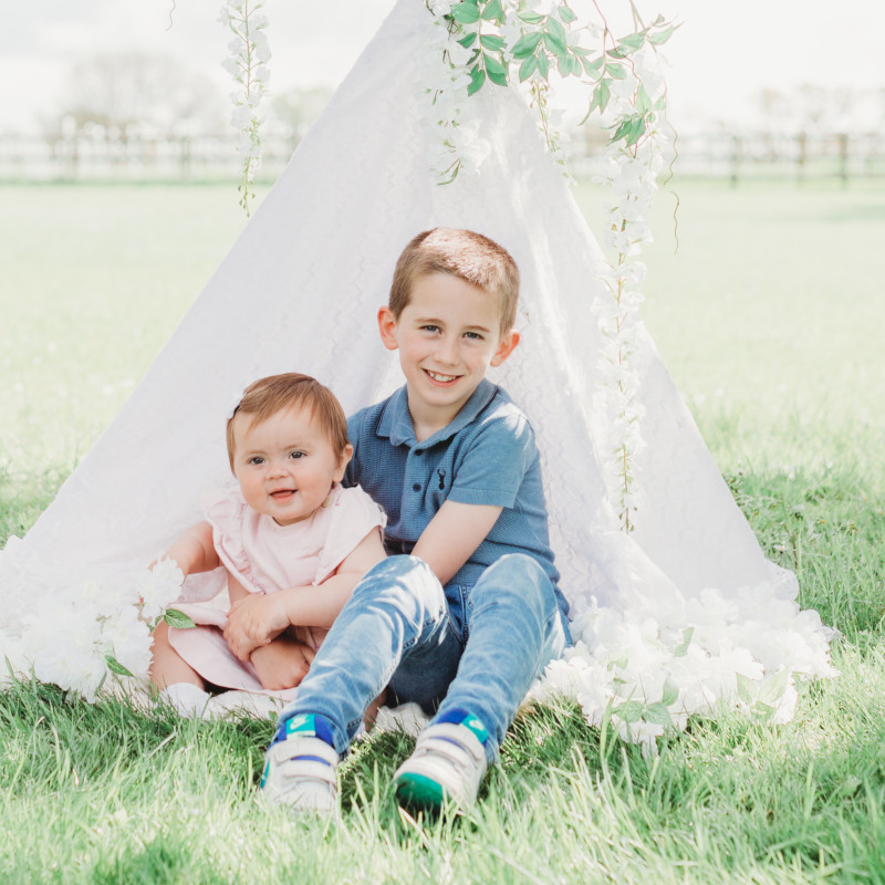 Logan and Emilia (credit Terri & Lori Studio)