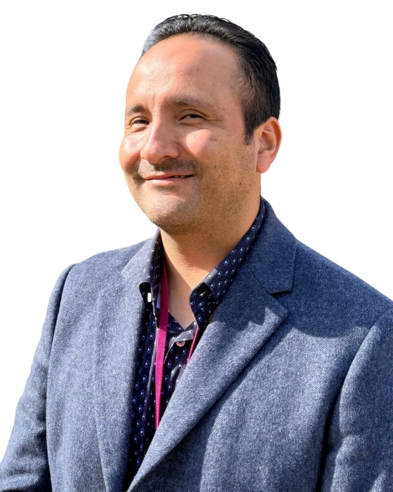 Senior Embryologist Carlos Encinas.